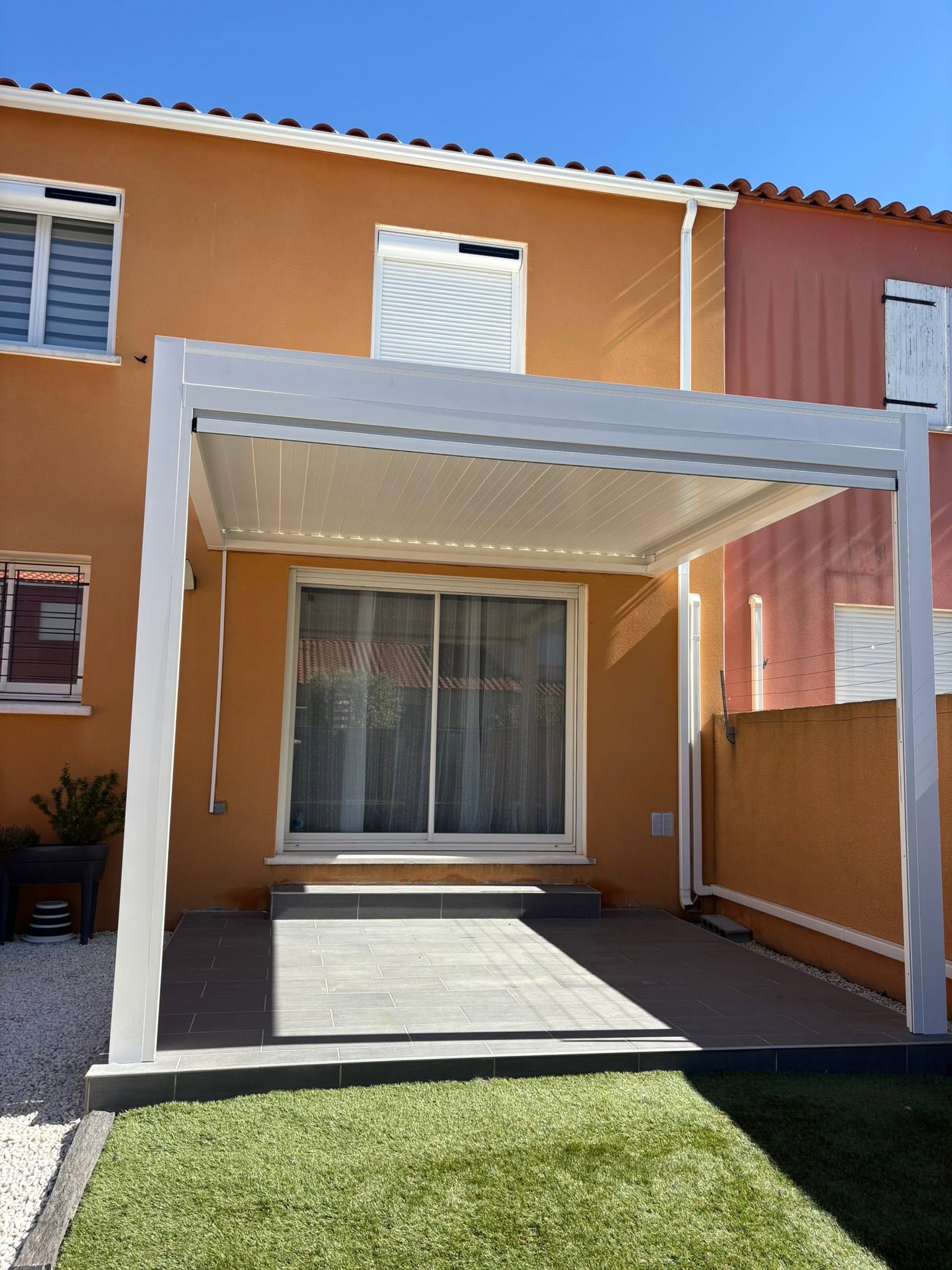 Pose de pergola bioclimatique